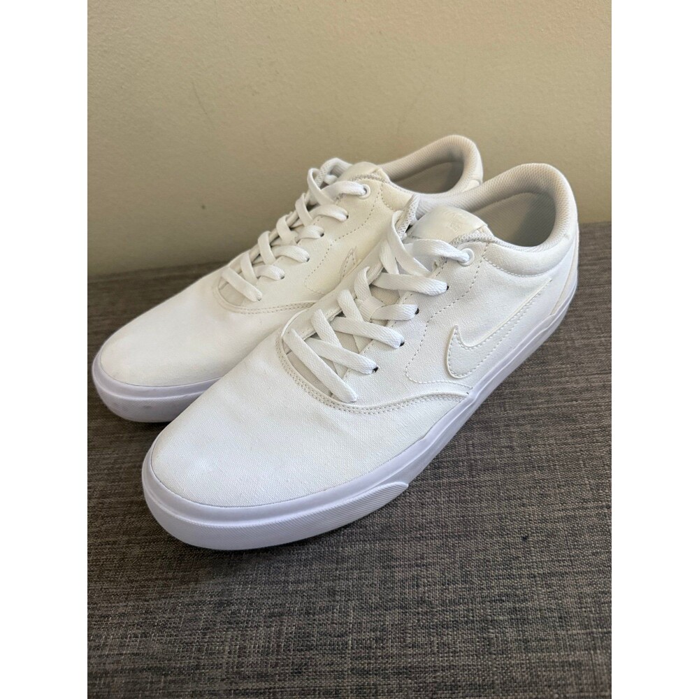 Men’s Nike SB Charge Triple White Canvas Shoes Size 12 *Missing Insoles*